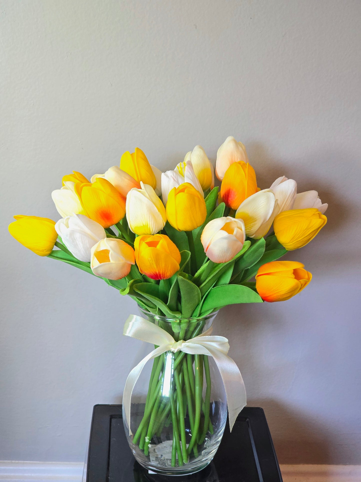 25 Tulips Flowers In Vase
