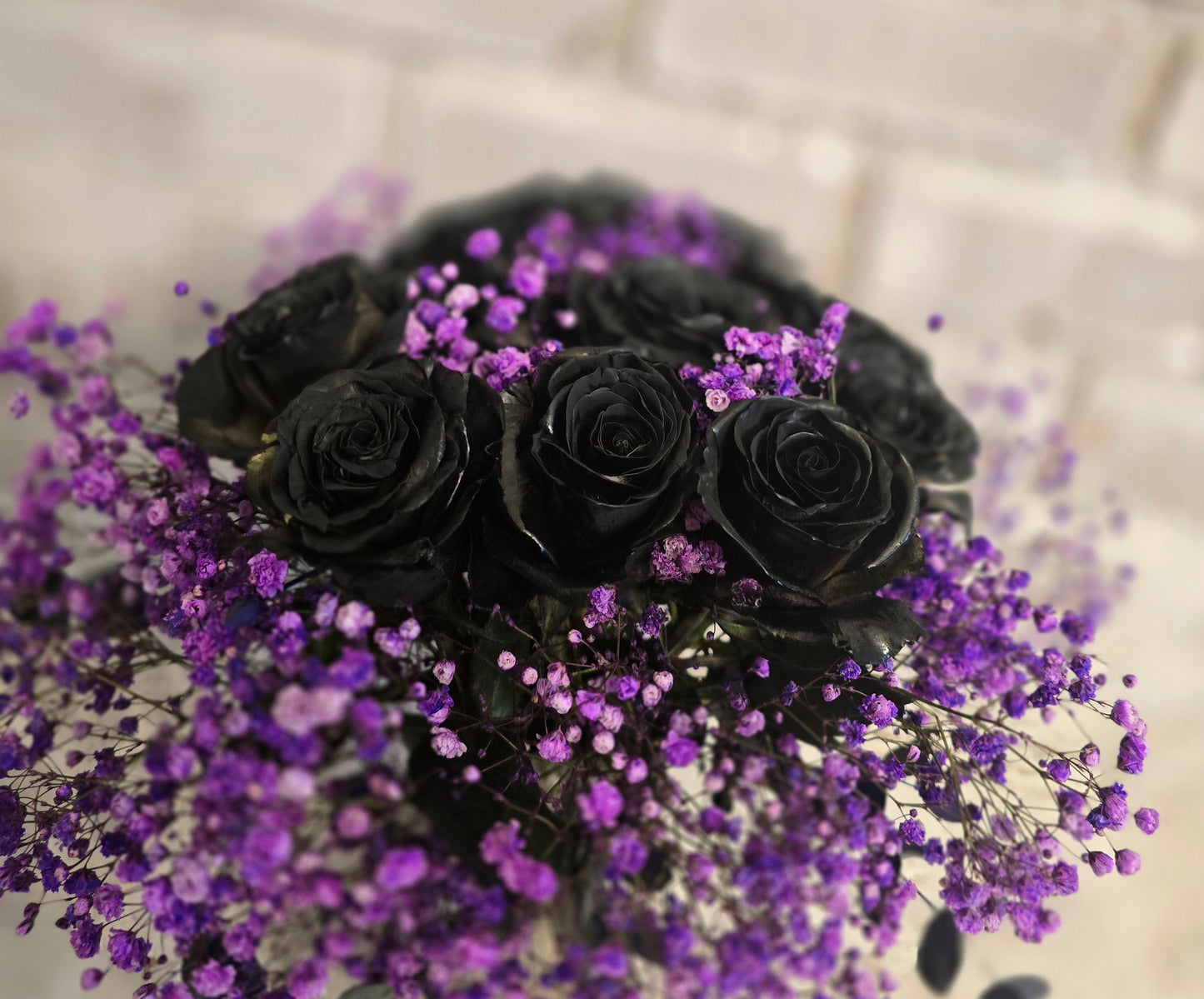 Black rose Flowers In Vase