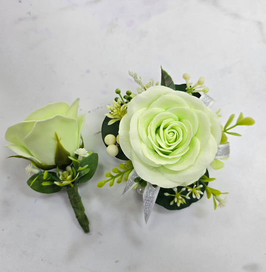 Corsage& Boutonnieres light green