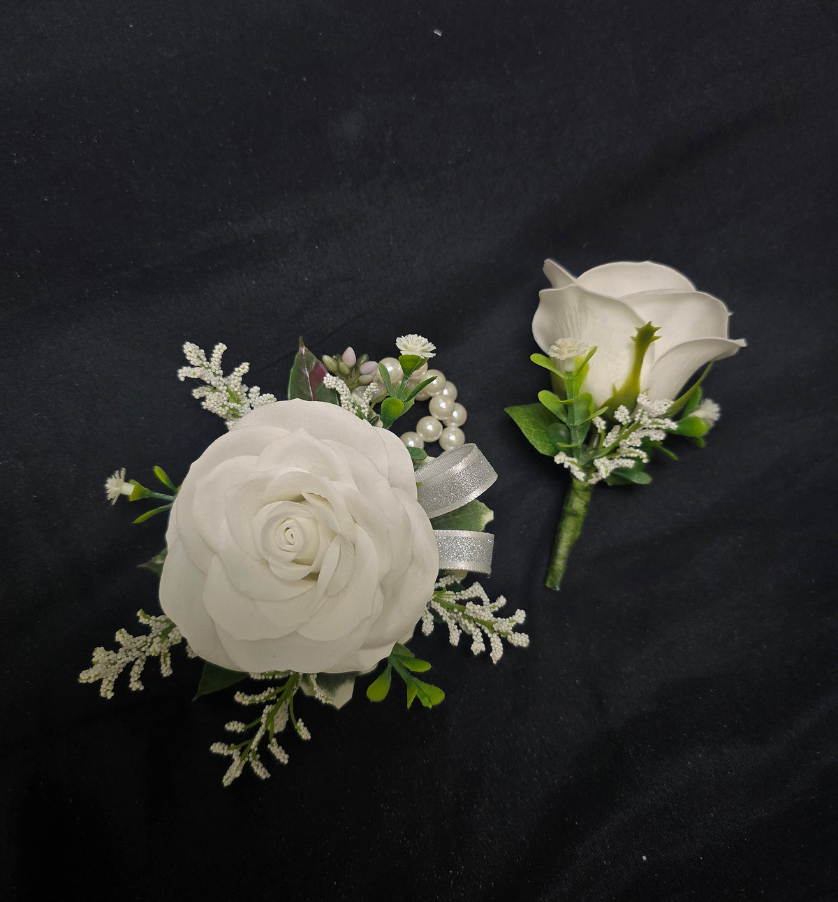 White boutonniere