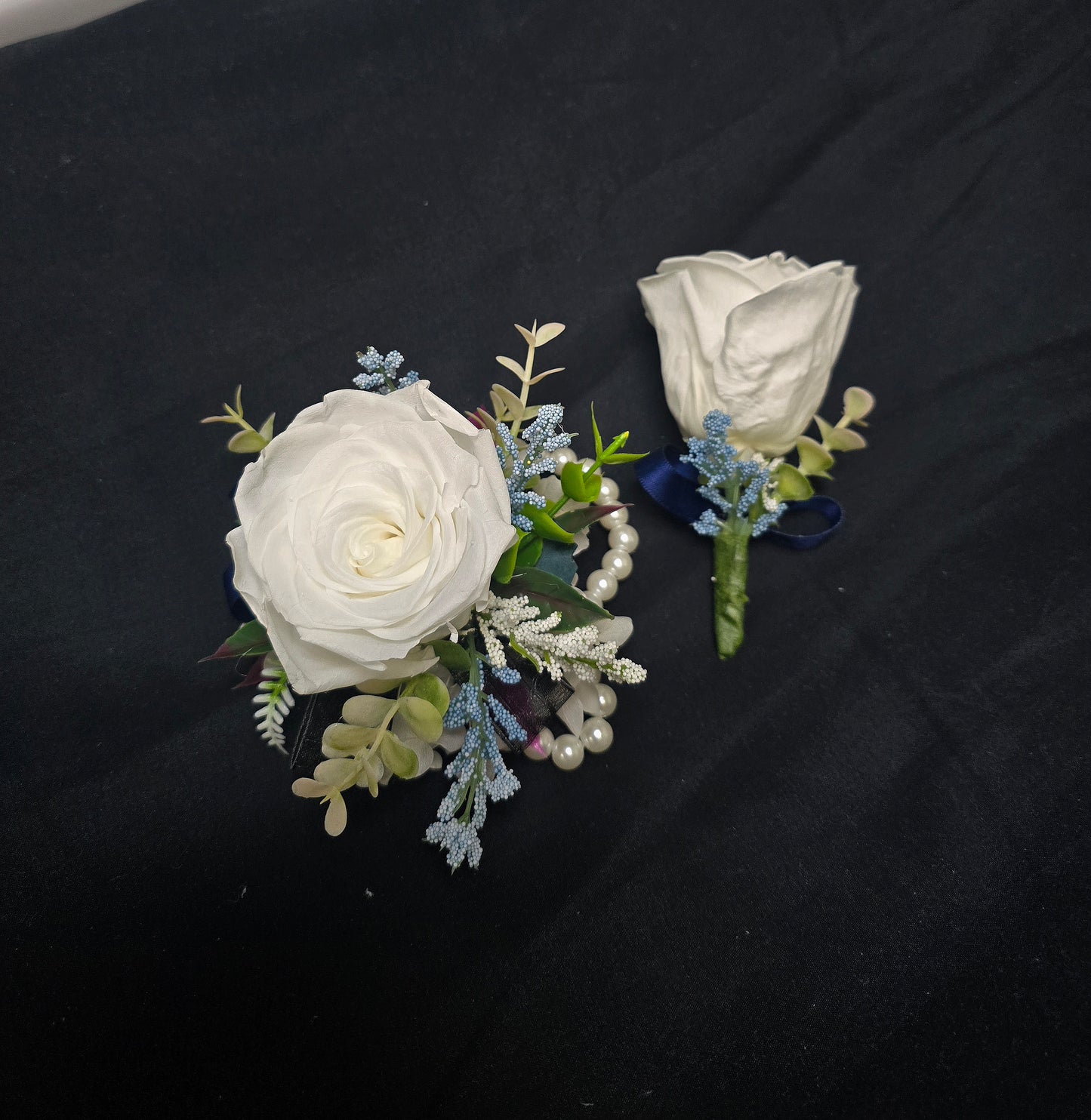 White Corsage & Boutonnieres